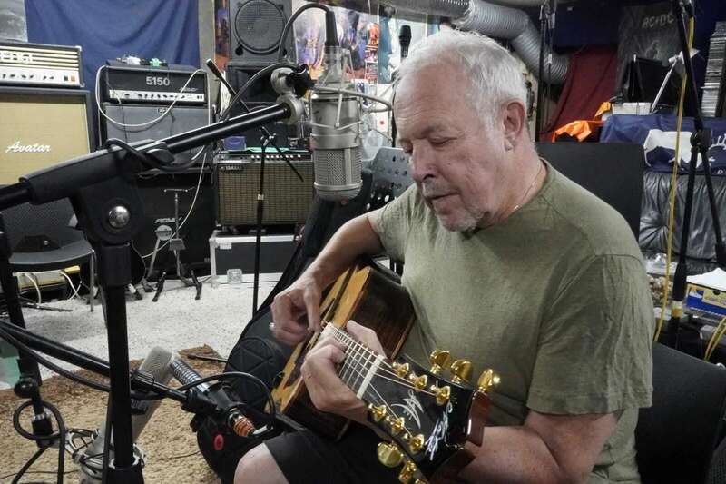 Макаревичу загрожує арешт у Росії після фейкової розмови із Зеленським: що він сказав dqxikeidqxidqrant