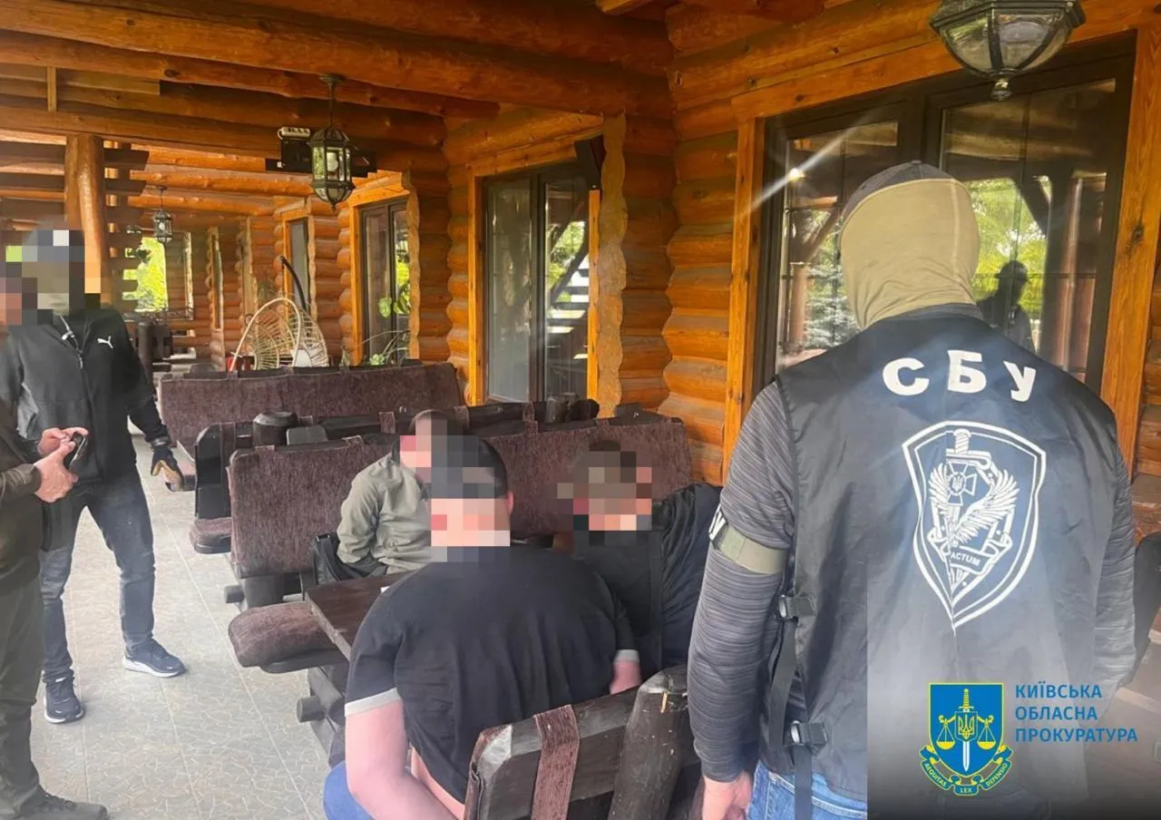 Продавали ухилянтам