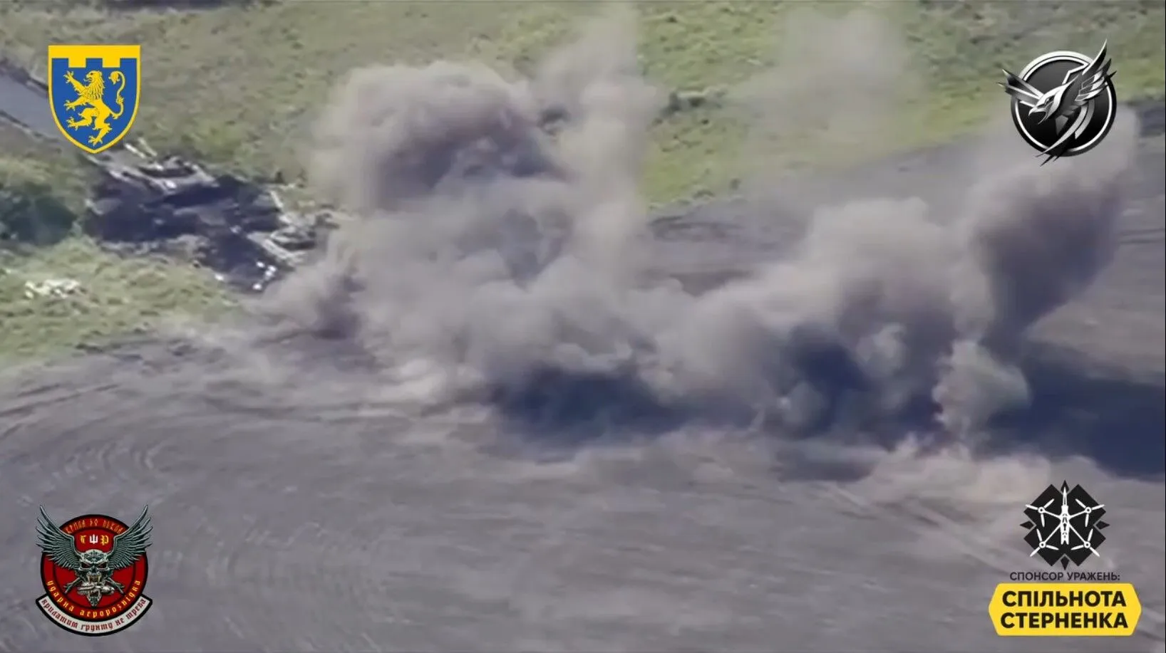 Біля кордону з Сумщиною воїни ЗСУ знищили два російських танки: відпрацювали артилерія і FPV-дрони. Відео