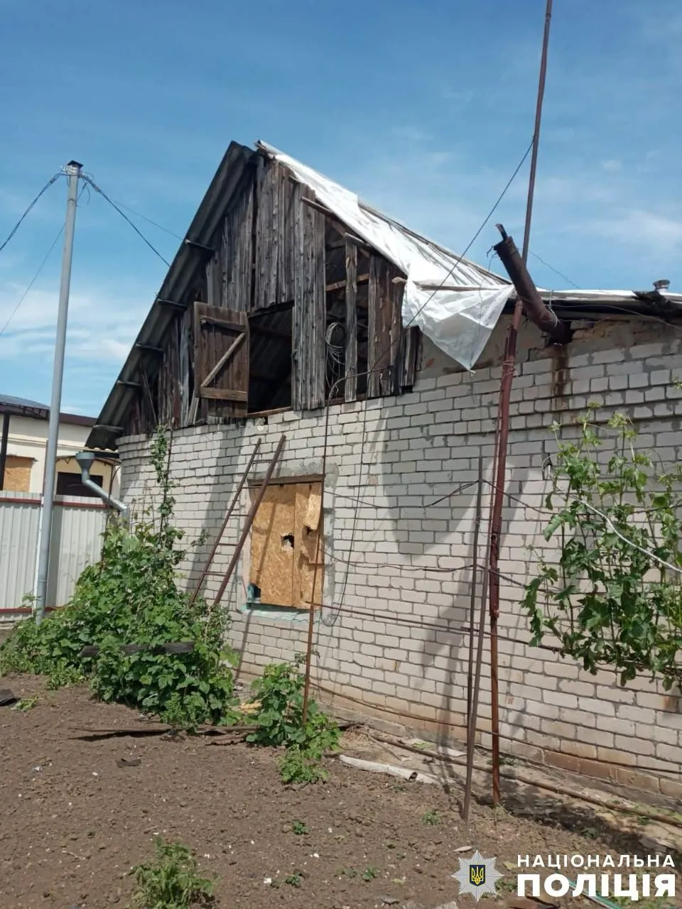 В Херсонской области российские военные попали в жилые кварталы: двое погибших. Фото