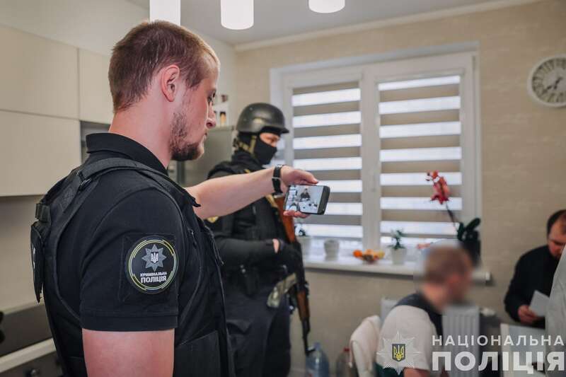 Police uncovered a large-scale scheme for producing counterfeit documents in Kharkov and Mukachevo (photo, video) dqxikeidqxiqthant