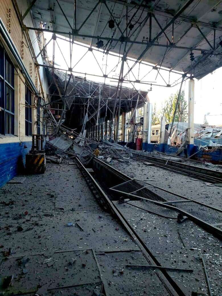 Shelling of a railway in the Kharkov region