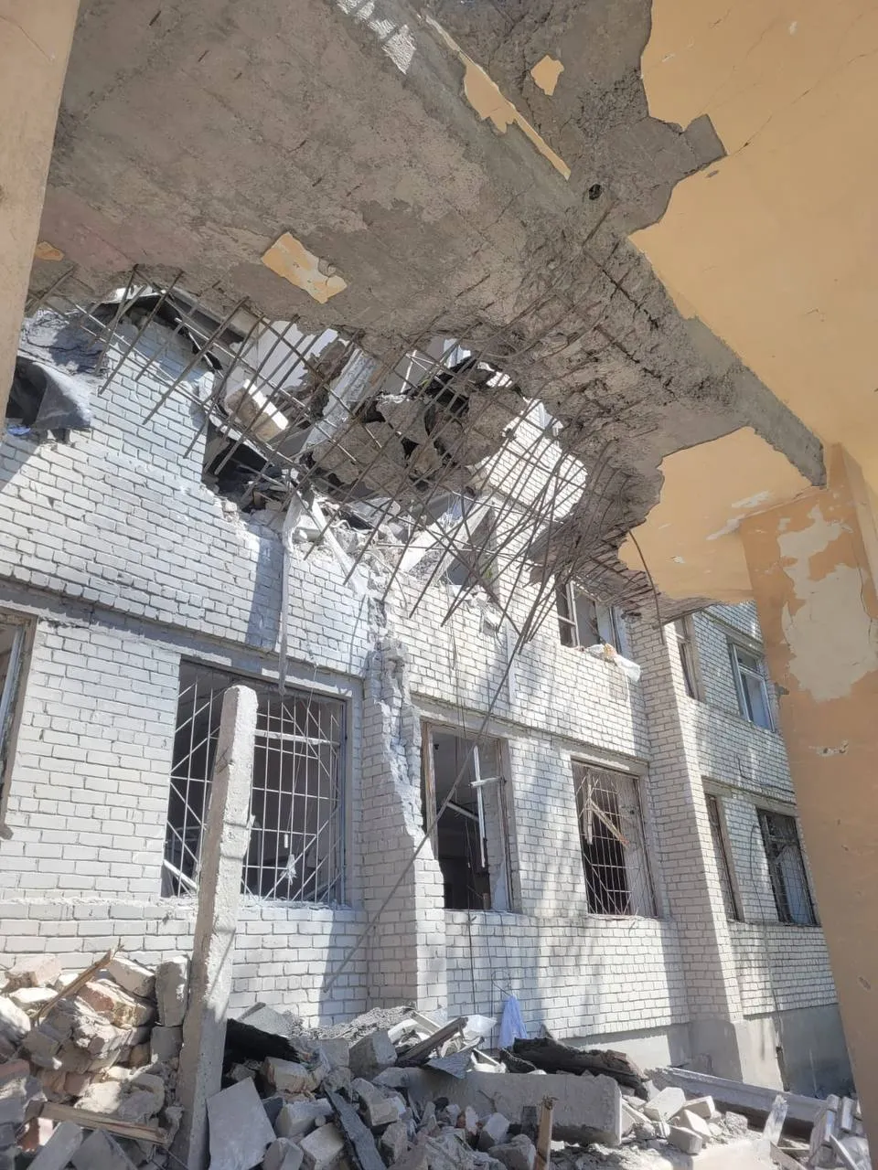 The enemy carried out two airstrikes in the Zaporozhye region, there was destruction of residential buildings dqxikeidqxidqeant