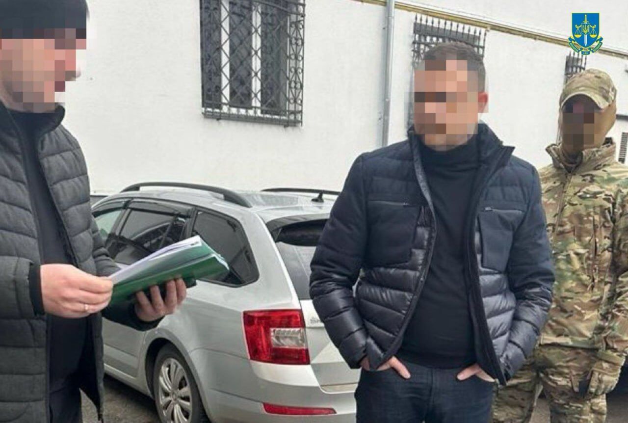 Вимагали 500 тис. грн хабаря за непроведення перевірки: на Київщині судитимуть посадовців Держслужби з питань праці