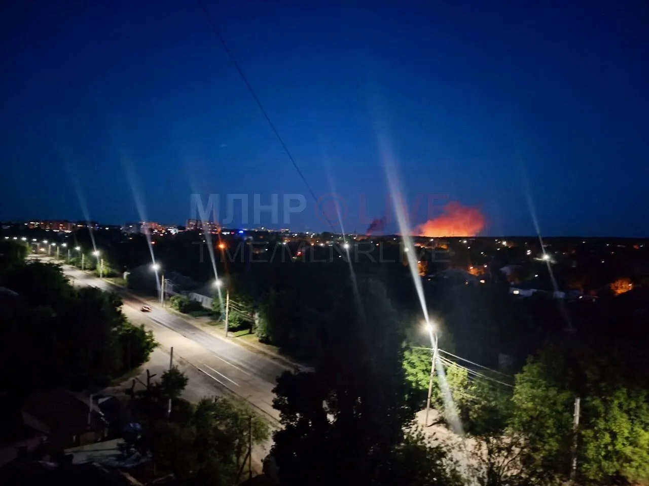 У Луганську пролунали вибухи: горить об’єкт російських окупантів. Фото і відео