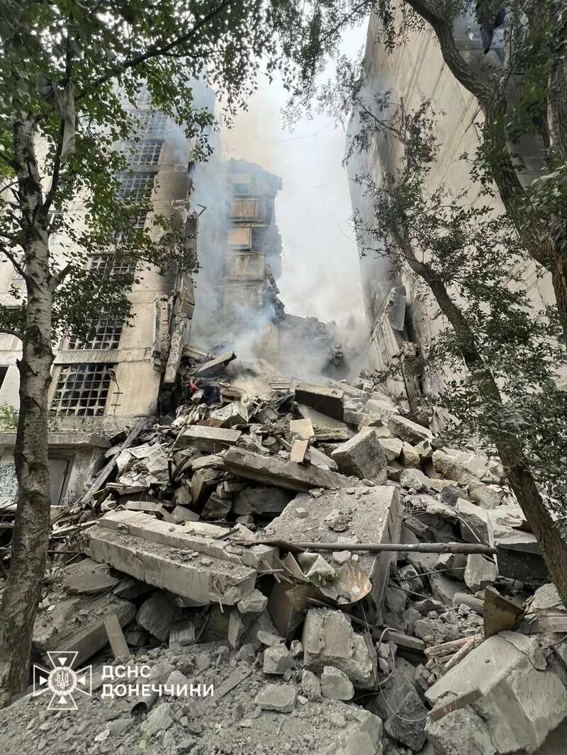 Росіяни обстріляли Торецьк і Лиман на Донеччині: є загиблі й поранені. Фото руйнувань