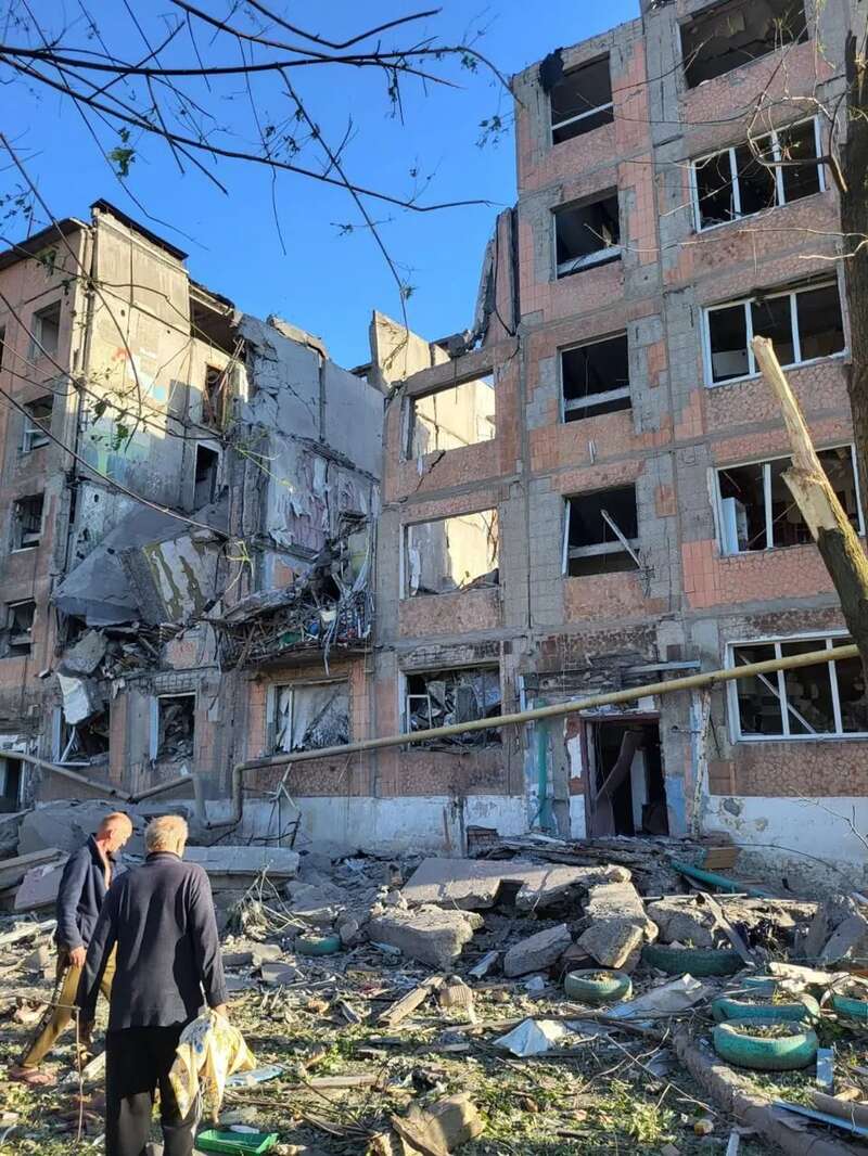 Росіяни обстріляли Торецьк і Лиман на Донеччині: є загиблі й поранені. Фото руйнувань