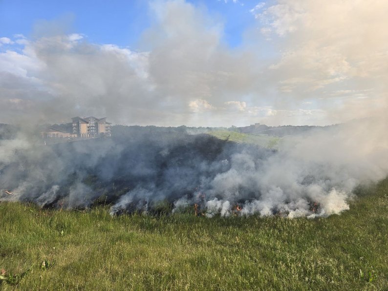 Росіяни вдарили двома авіабомбами по гольф-клубу в Харкові 28 травня: фото наслідків dqxikeidqxidqrant