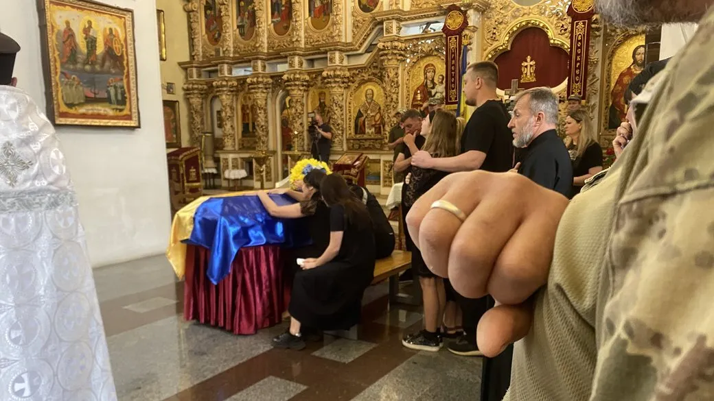 Ему навсегда будет 26: в Полтаве попрощались с командиром взвода, погибшим на Харьковщине. Фото dqxikeidqxidqeant