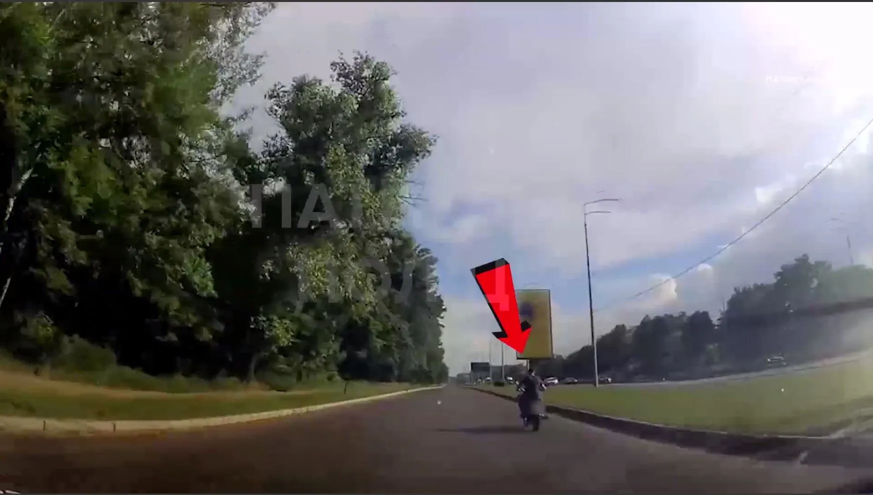 Їздив по зустрічній смузі: у Києві патрульні влаштували погоню за п’яним мотоциклістом. Відео dqxikeidqxidqrant