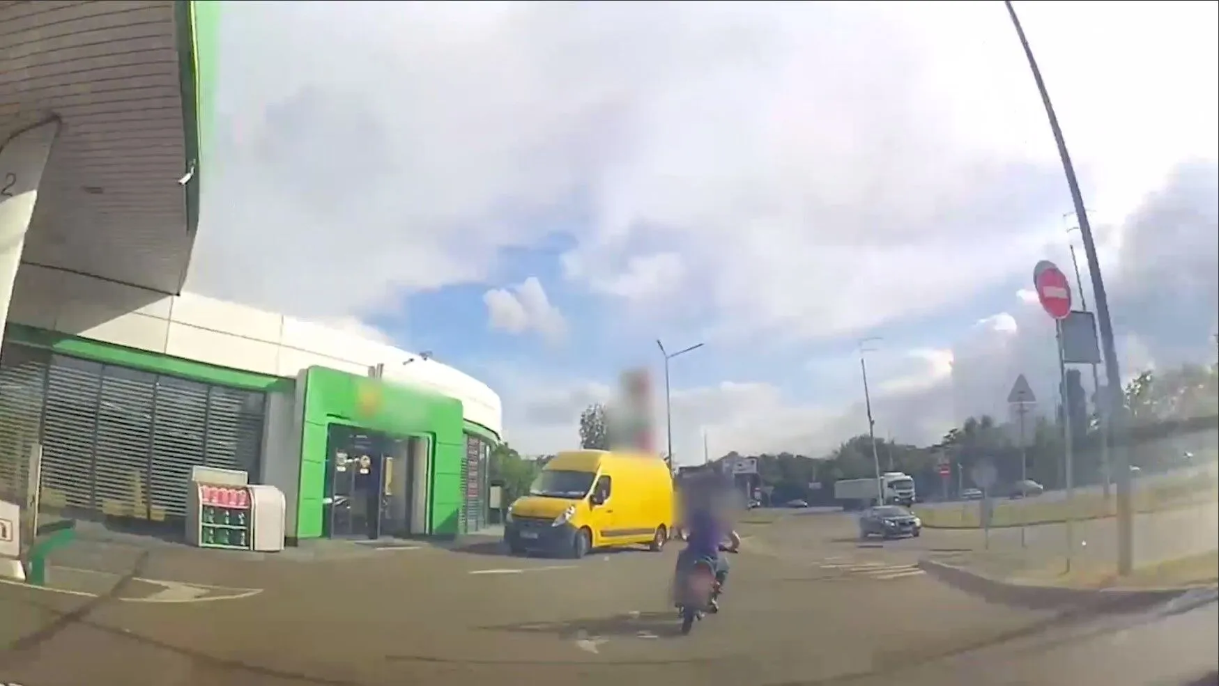 Їздив по зустрічній смузі: у Києві патрульні влаштували погоню за п’яним мотоциклістом. Відео