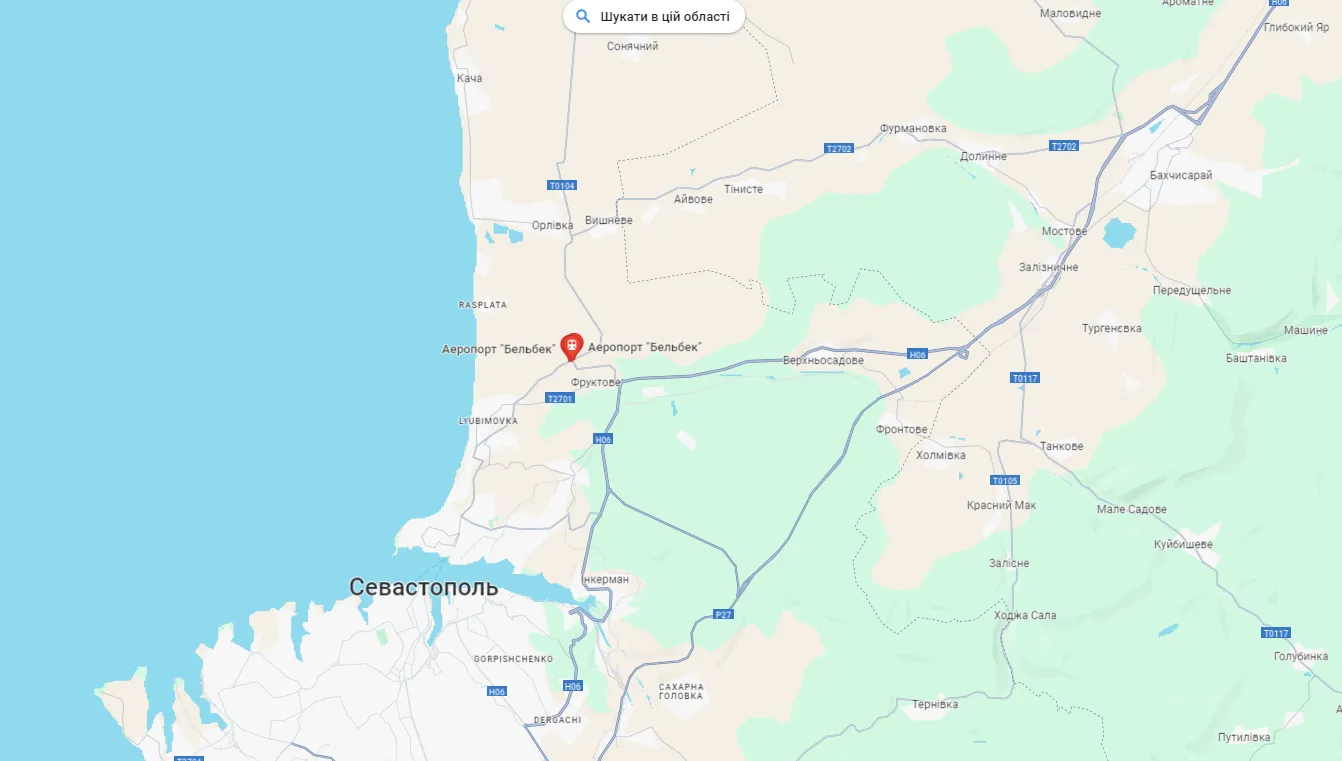 Новий рівень маскування? В аеропорту Бельбека помітили рожевий МіГ-31Б. Фото