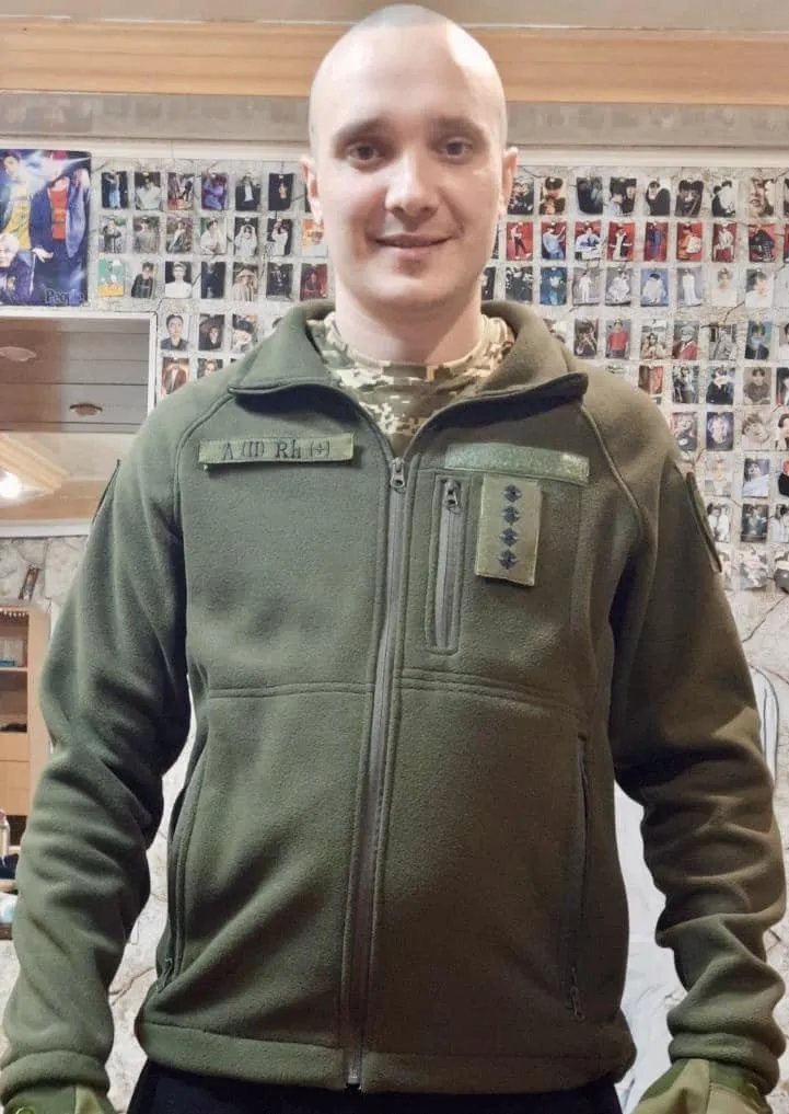 Йому назавжди буде 32: на Хмельниччині попрощалися з капітаном, який загинув на Донеччині. Фото і відео dqxikeidqxidqeant