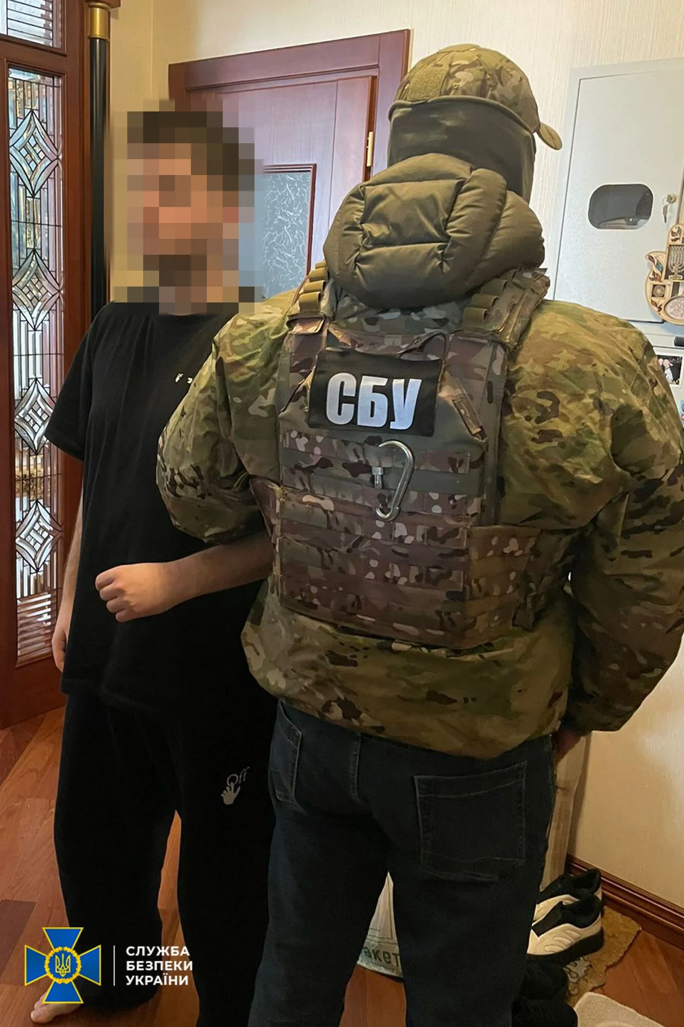 Вигукував гасла кадировців на вечірці: правоохоронці повідомили про підозру мешканцю Києва. Фото dqxikeidqxidqeant