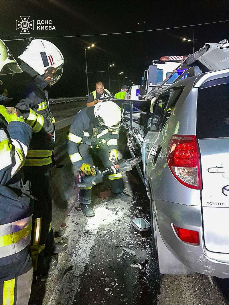 У Києві вночі на Північному мосту сталась смертельна ДТП. Подробиці і фото dqxikeidqxidqeant