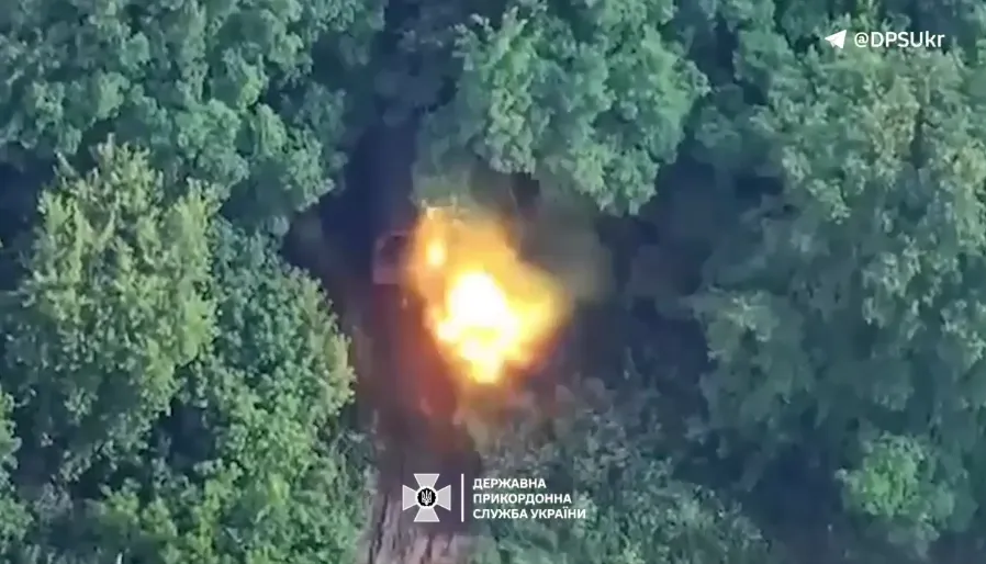 У ДПСУ показали, як нищать техніку та озброєння ворога на Сумському напрямку. Відео
