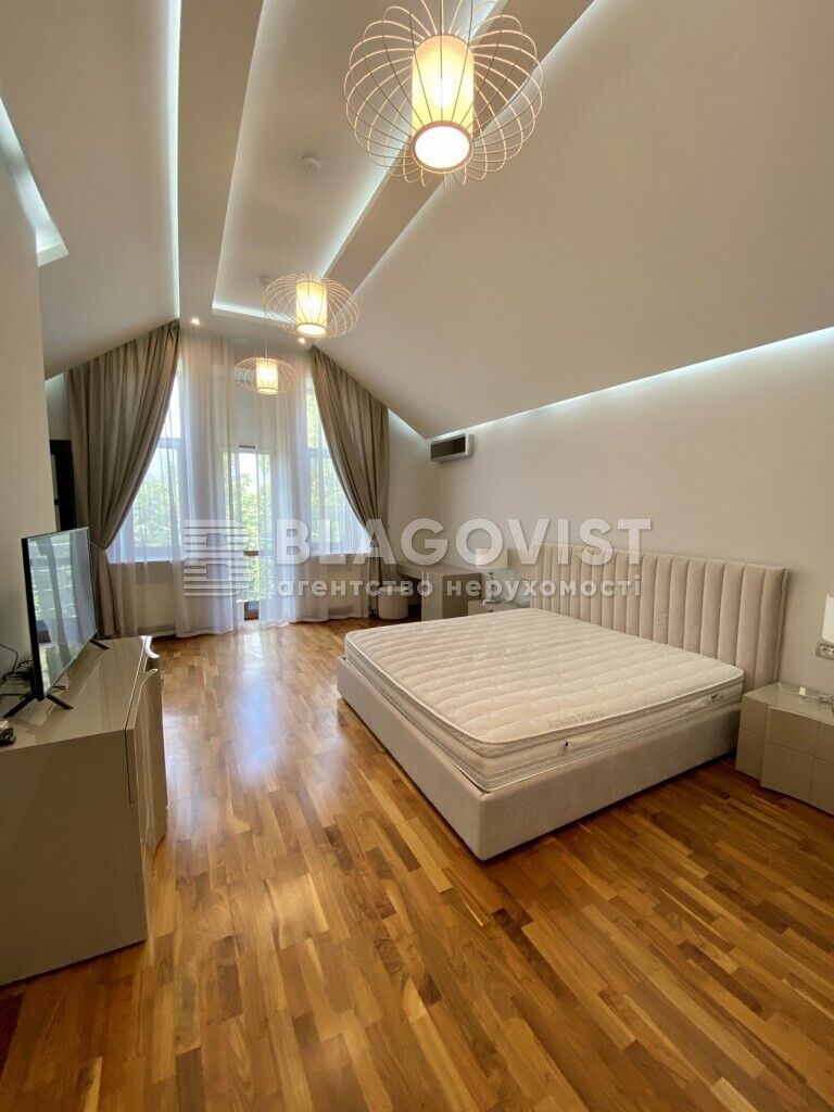 В доме, отмечается, есть 4 спальни