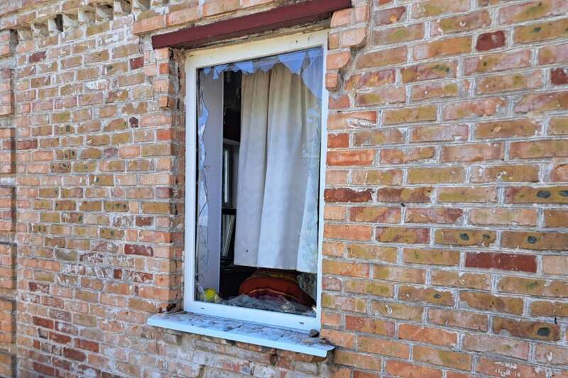 Росіяни понад 10 разів обстріляли Нікопольщину: вигоріло 2,5 га пшениці, є руйнування. Фото