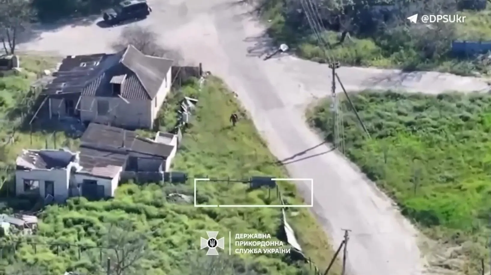 Били FPV-дронами: прикордонники  завдали удару по позиції противника на півдні та знищили систему звʼязку. Відео