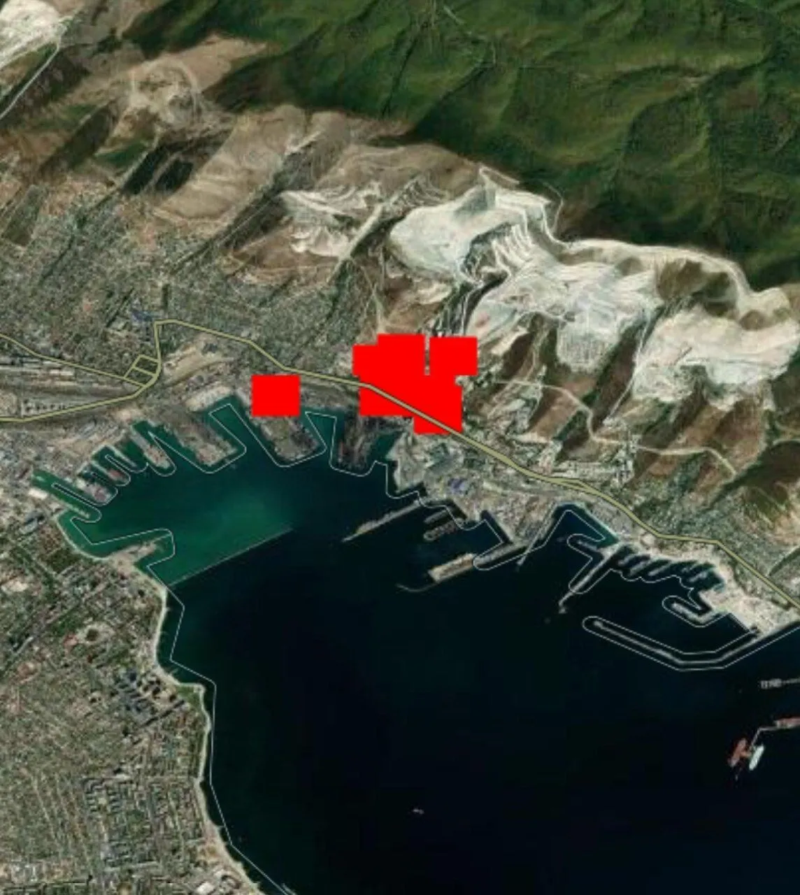 Дрони атакували порт у Новоросійську, було чутно вибухи. Відео