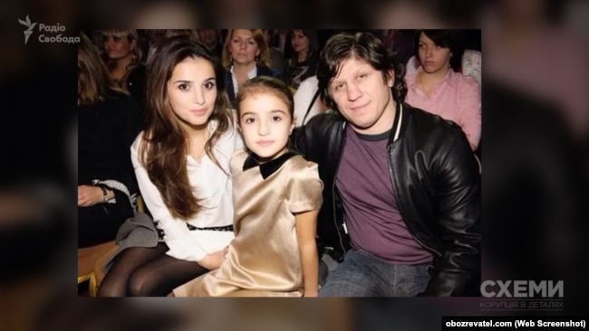 Фаїна Тедеєва та Ельбрус Тедеєв з донькою, 2014 рік