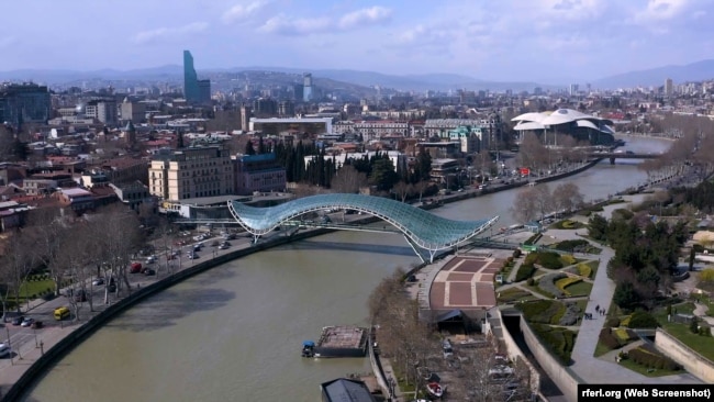 Тбилиси – город, который становится временным прибежищем для депортированных украинских эксузников