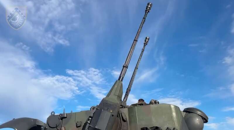 На защите неба: в ВСУ показали, как немецкие Gepard охотятся за вражескими дронами в Украине. Видео