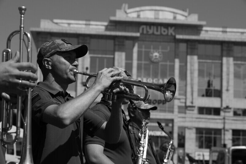 Ему навсегда будет 28: в Луцке попрощались с командиром мотопехотного отделения, погибшим в боях за Украину. Фото