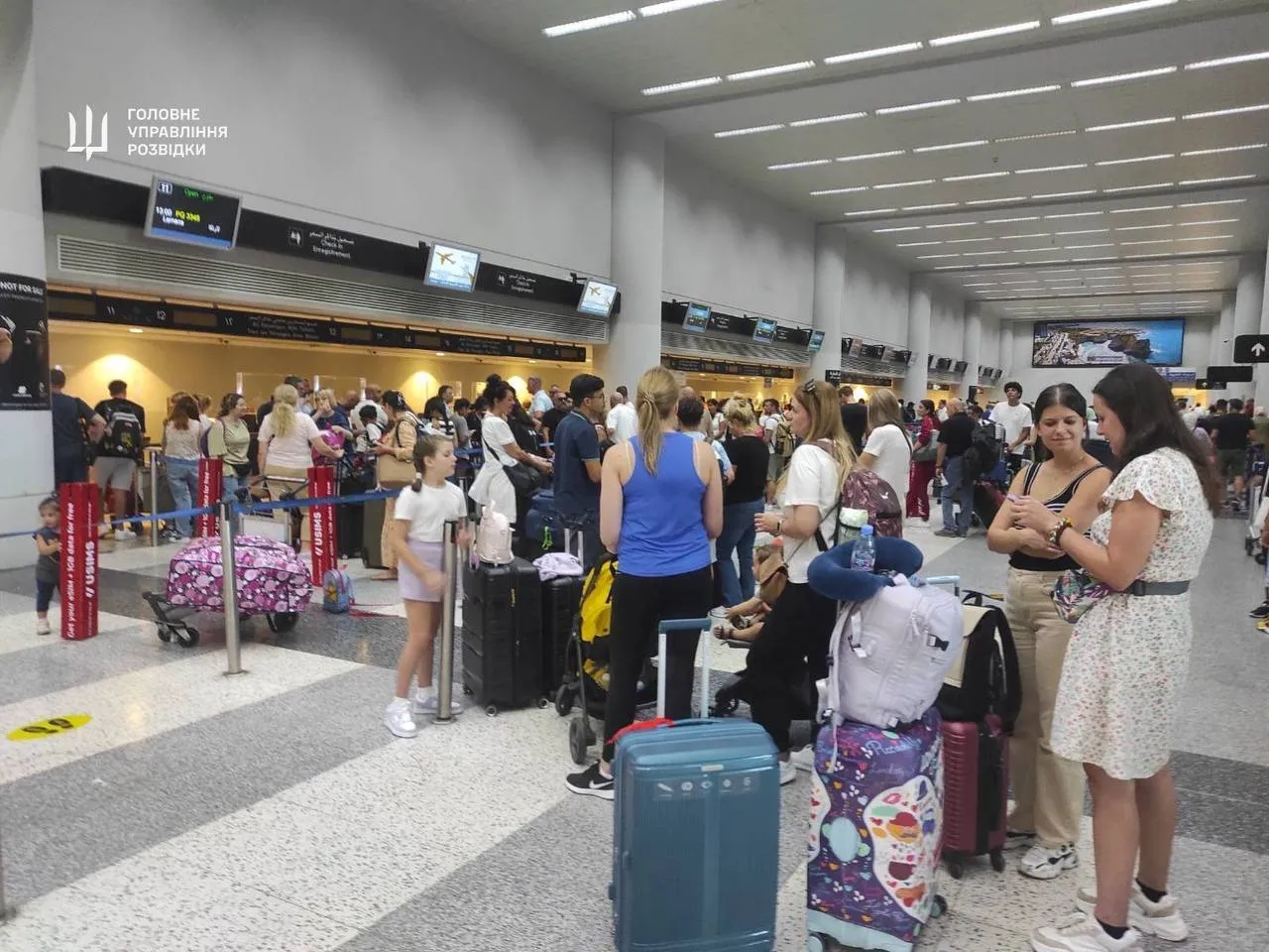 The Main Intelligence Directorate and the Ministry of Foreign Affairs evacuated Ukrainian citizens from Lebanon. Photo and video