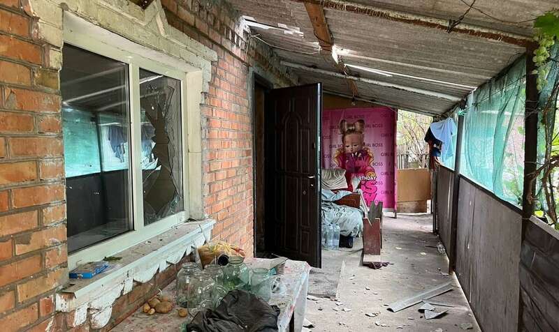 оккупанты били по Никопольщине дронами и артиллерией: повреждена инфраструктура и дома. Фото