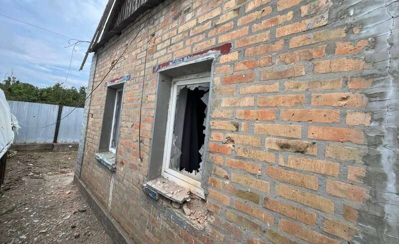 Окупанти били по Нікопольщині дронами та артилерією: пошкоджено інфраструктуру і будинки. Фото