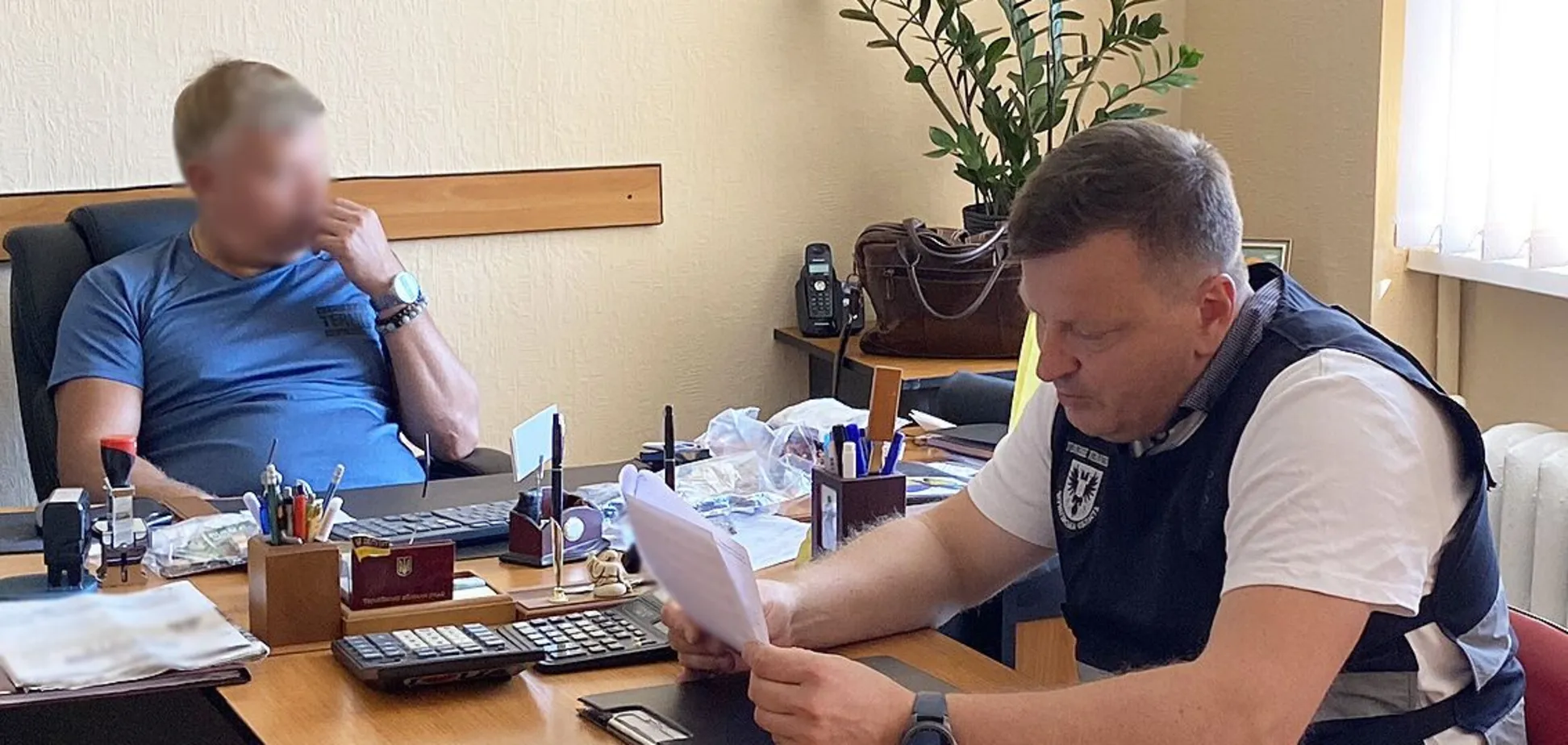 В Черниговской области чиновник незаконно имуществил криптовалюту на коммунальном предприятии