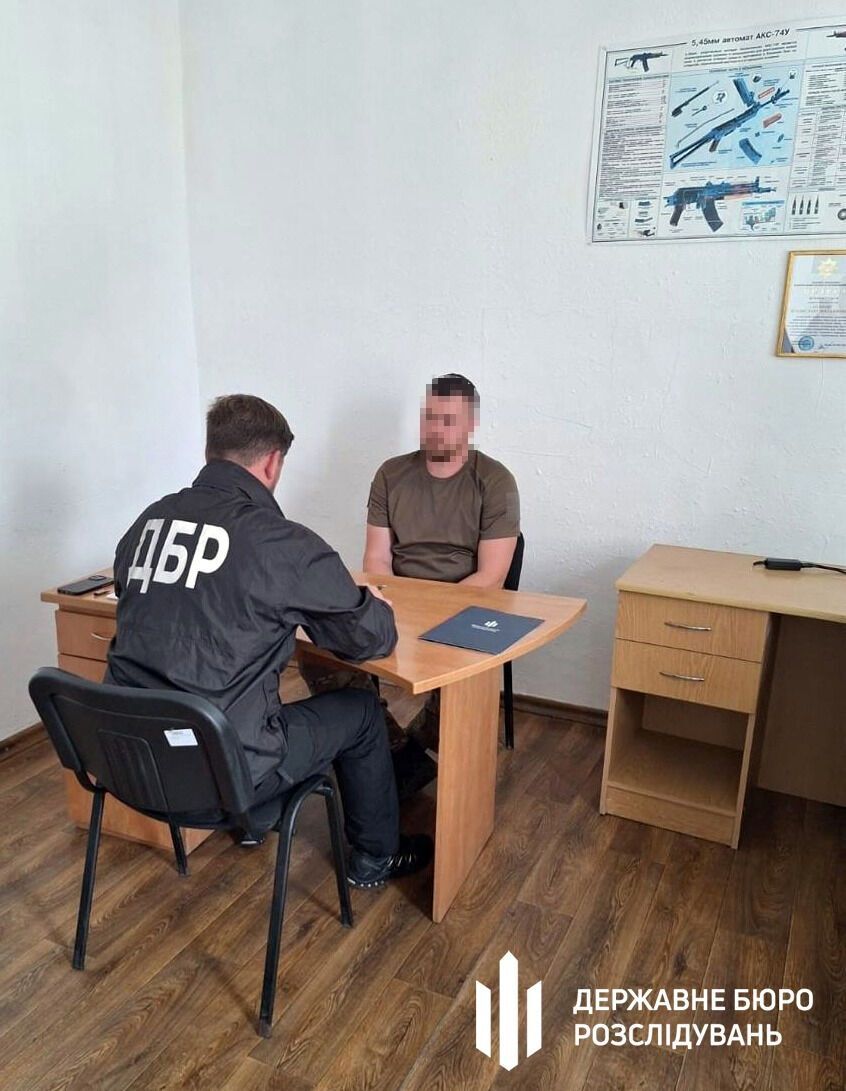 He took 6.5 thousand euros: a law enforcement officer who organized the scheme was exposed in Bukovina dqxikeidqxidqrant