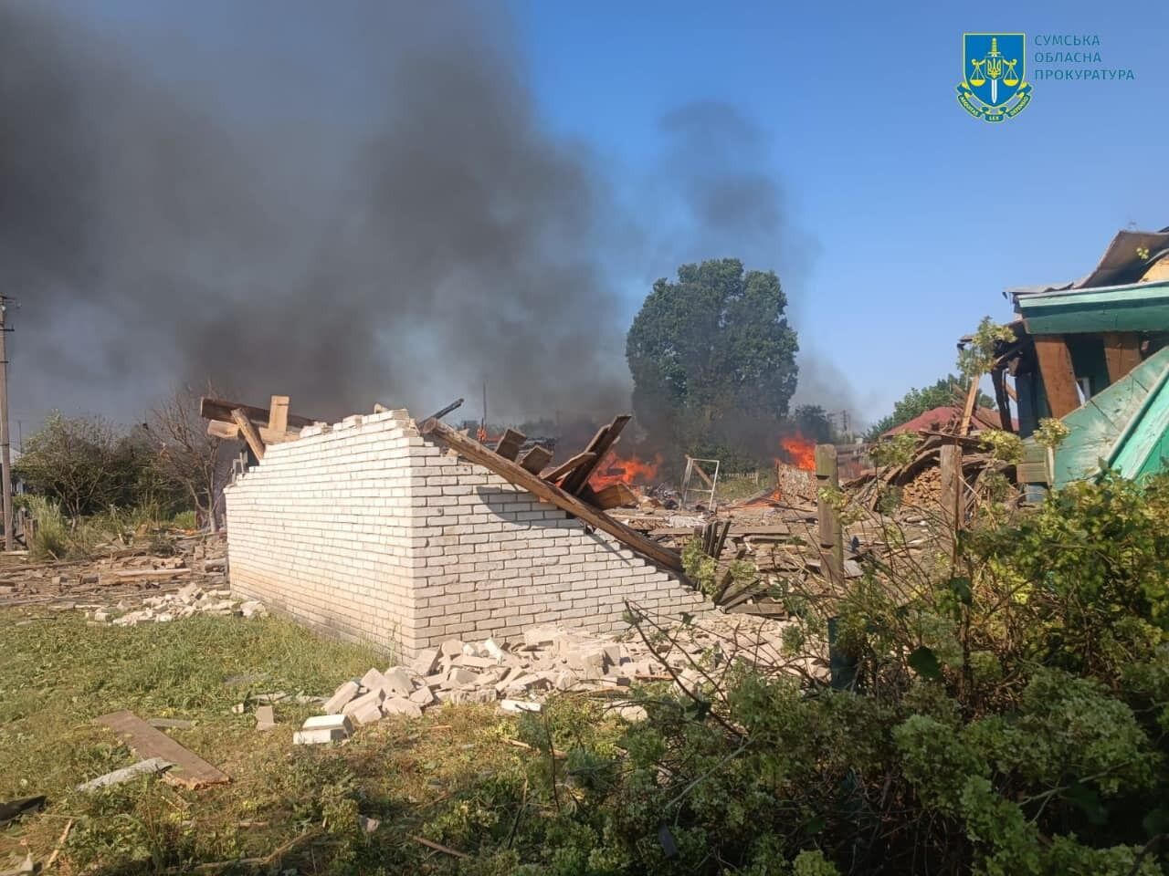 Війська РФ вдарили КАБом по Ямполю на Сумщині: шестеро поранених, зруйновано будинки. Фото dqxikeidqxidqeant