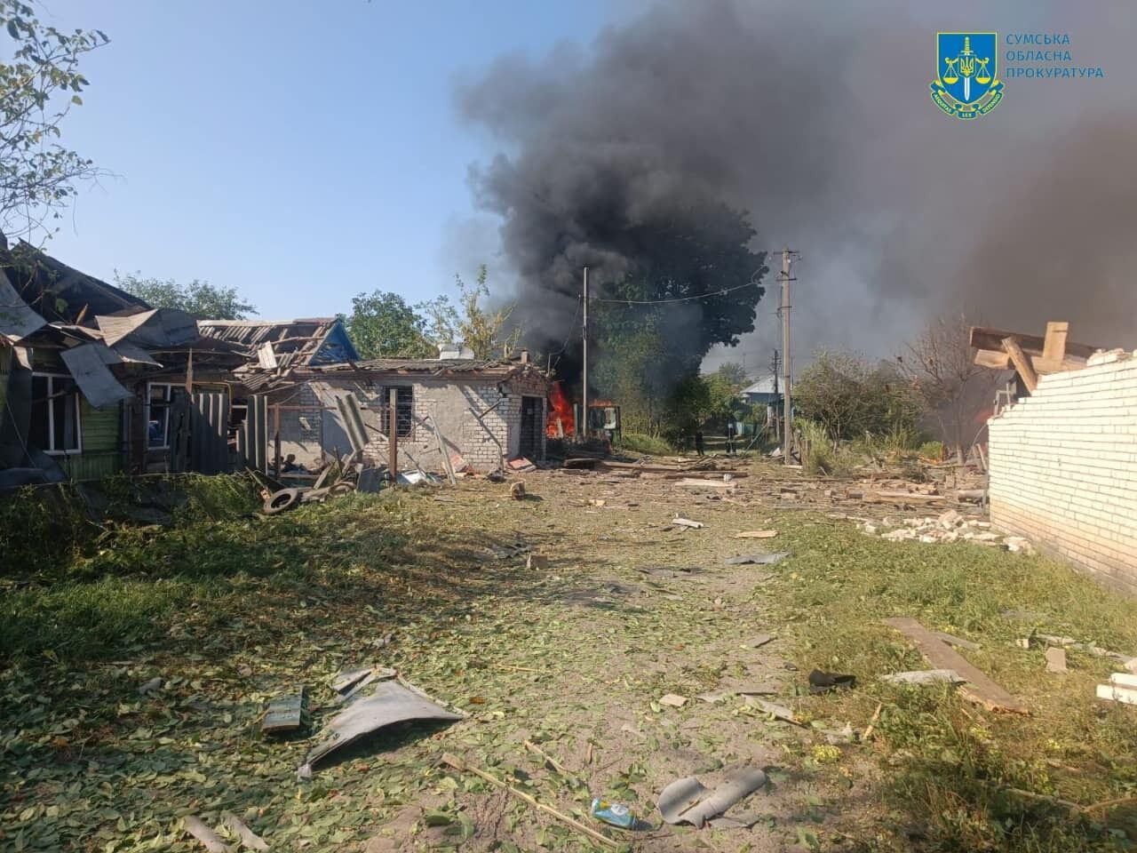 Війська РФ вдарили КАБом по Ямполю на Сумщині: шестеро поранених, зруйновано будинки. Фото