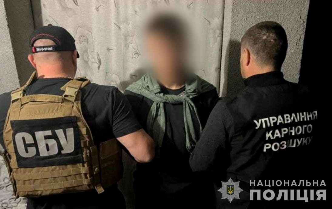 поліцейські спільно з сбу викрили чотирьох зловмисників, які на замовлення спецслужб рф підпалювали на одещині автомобілі військових dqxikeidqxidqrant