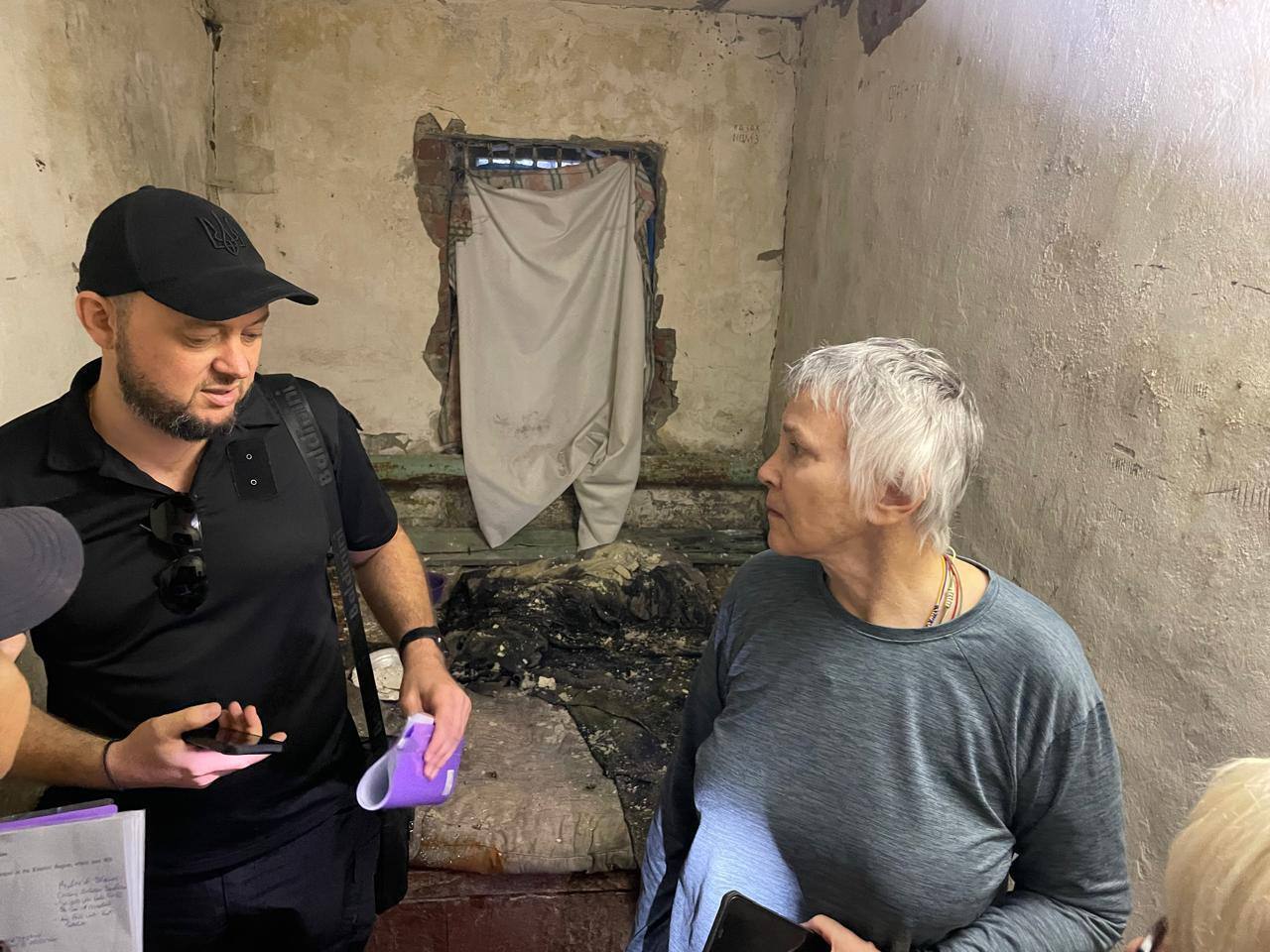 Били струмом і чинили насилля: команда МКС оглянула катівні на Харківщині, де окупанти знущалися з українців. Фото dqxikeidqxidqeant