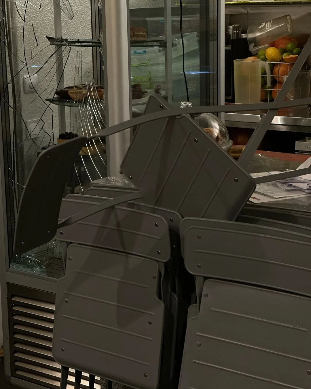 У Львові агресивний чоловік розтрощив кав’ярню військового ЗСУ: нападника затримала поліція. Фото