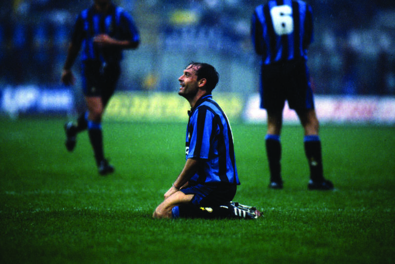 Умер знаменитый футболист, который стал сенсацией ЧМ-1990