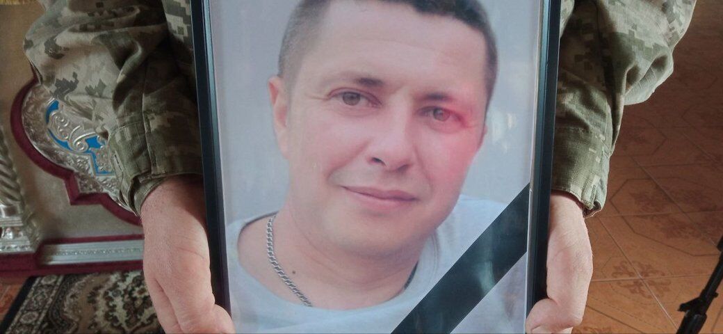 Віддав життя за Україну: в Хмельницькому попрощалися з воїном, який загинув під час виконання бойового завдання. Фото і відео dqxikeidqxidqrant