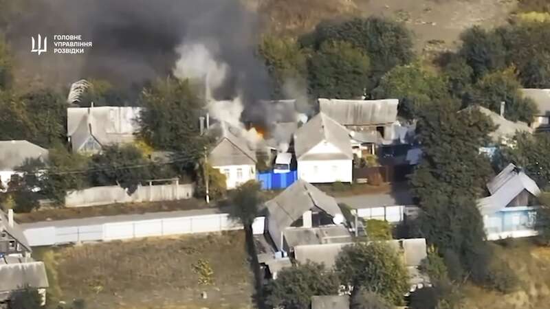 ГУР провело успішну операцію на Курщині: знищено засоби зв’язку, транспорт та будівлю з особовим складом ворога. Відео dqxikeidqxidqrant