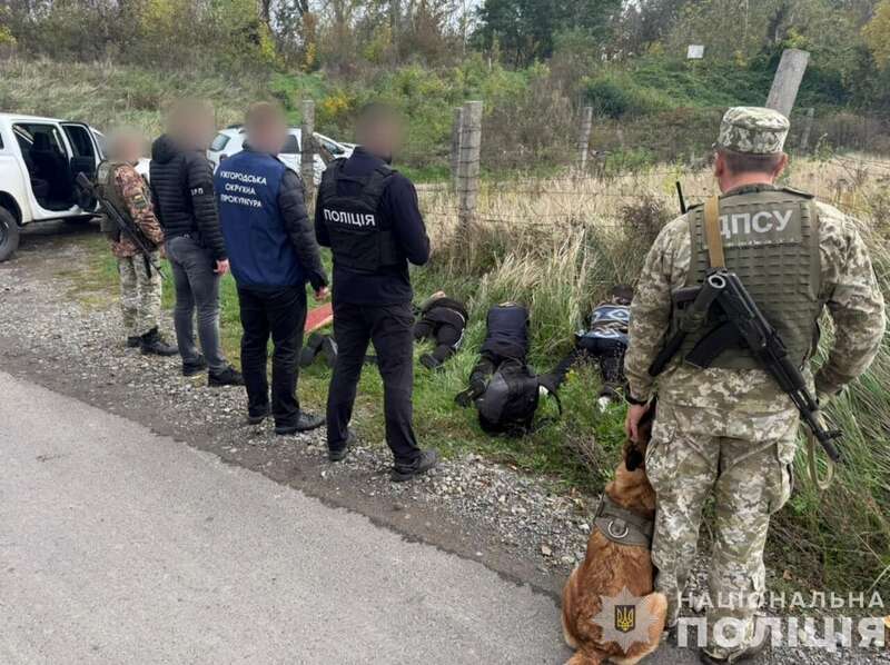 Брали по $6 тыс. за услуги: на Закарпатье ликвидировали еще один канал незаконной переправки уклонистов через границу. Фото