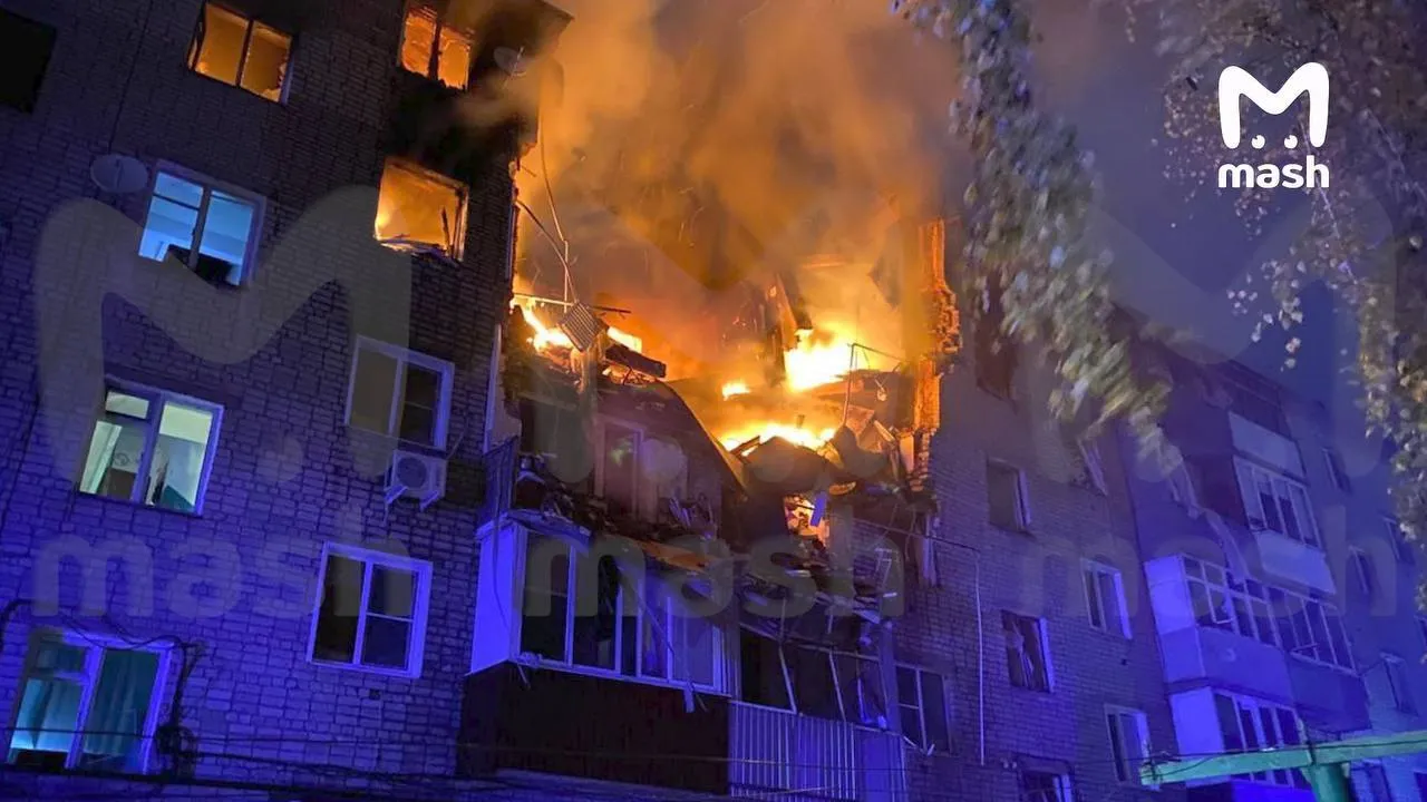 В России произошел взрыв газа в жилом доме, есть погибшие и разрушения. Видео dqxikeidqxidqeant