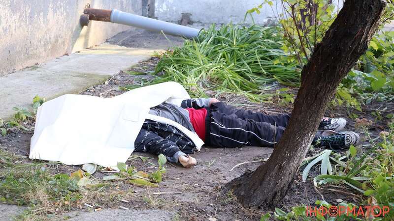 На Киевщине 15-летняя девушка прыгнула с крыши многоэтажки dqxikeidqxidqrant