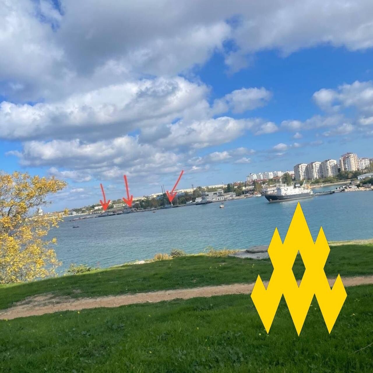 У бухті Севастополя зафіксували три бойові катери, буксир та рятувальний корабель РФ: в