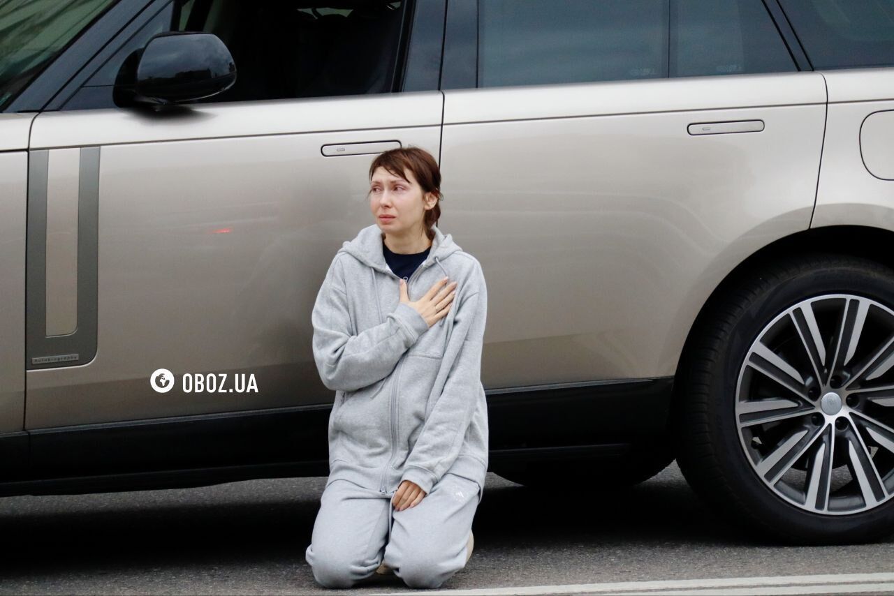 В гроб положили шлем с камерой: в Киеве прощались с сержантом Андреем Романюком, который погиб на фронте. Фото и видео