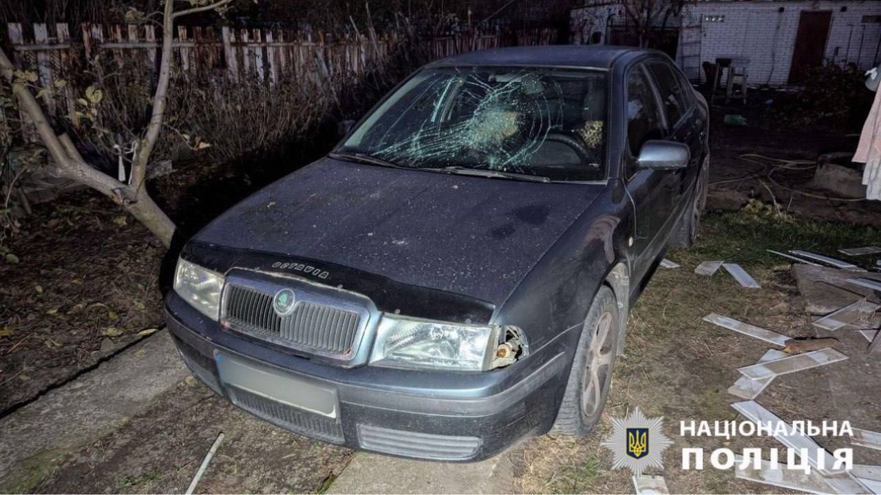 Обірвані мережі і вибиті двері: з’явилися фото наслідків атаки дронів на Київ