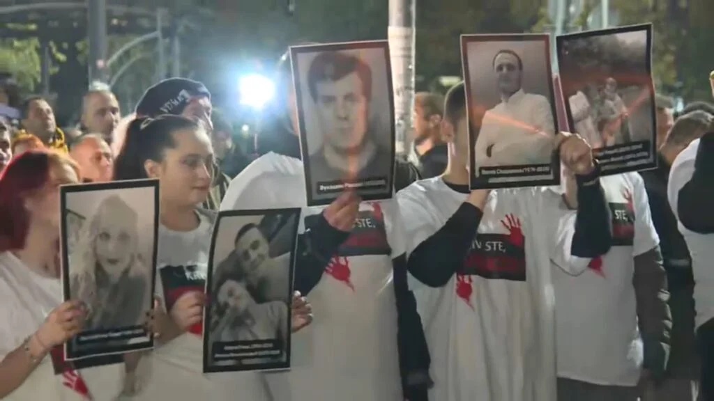 На выполнение требований протестующих власти дали 48 часов