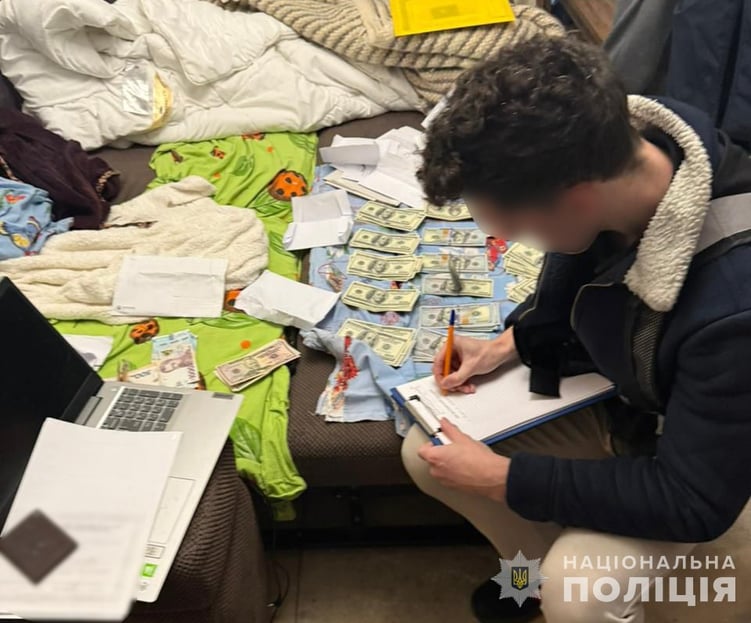 Чиновницу Центральной МСЭК задержали на взятке