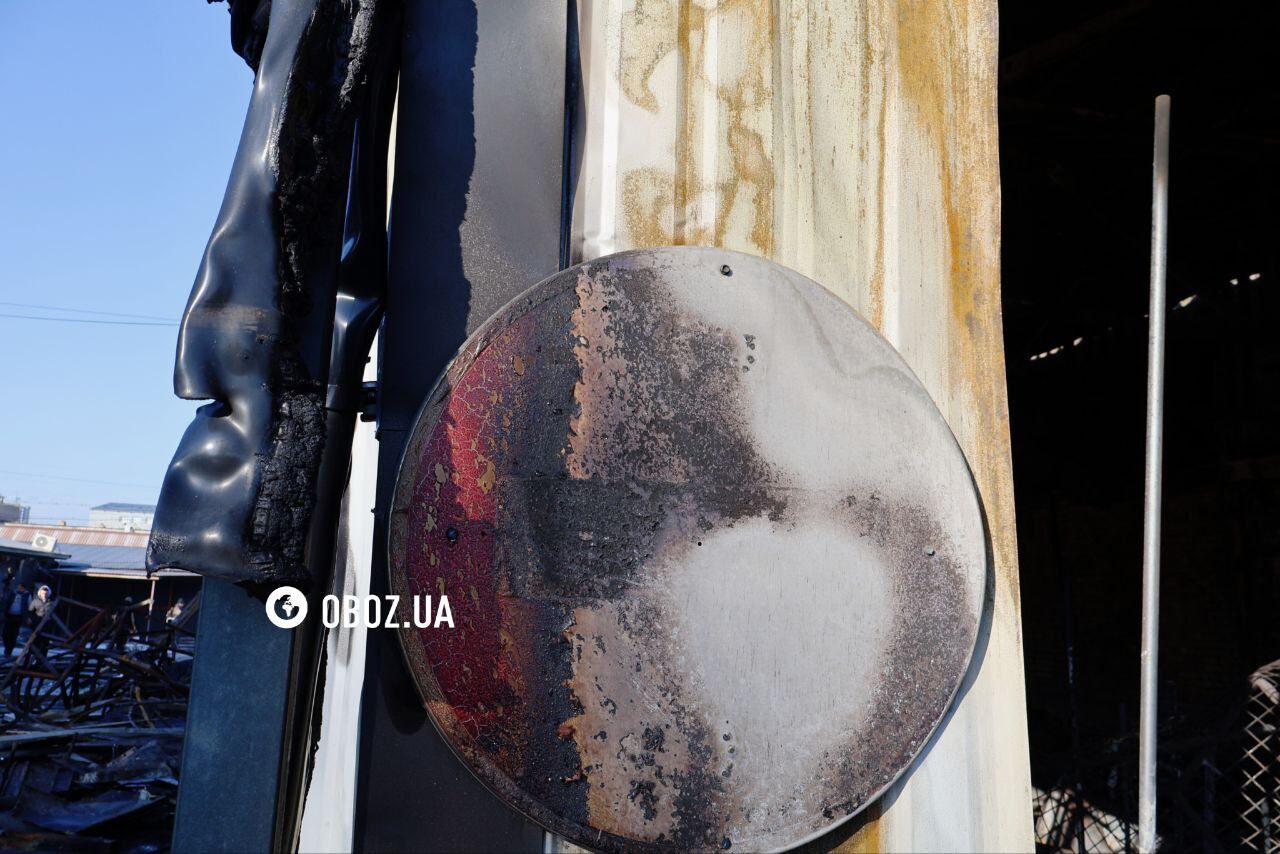 На рынке уничтожено более десяти магазинов: новые данные о последствиях российского удара по Киеву. Фоторепортаж